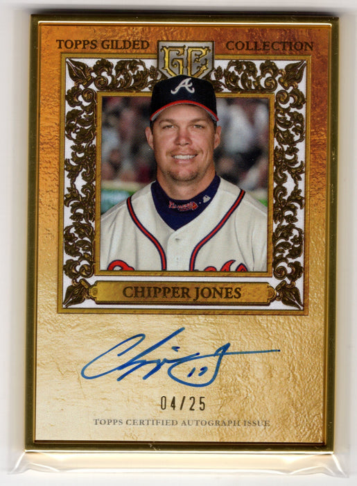 2025 Topps Gilded Collection Chipper Jones #HAFA-CJ Gold Hall of Famers Auto /25